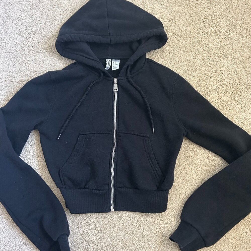 Cropped zip-up black hoodie